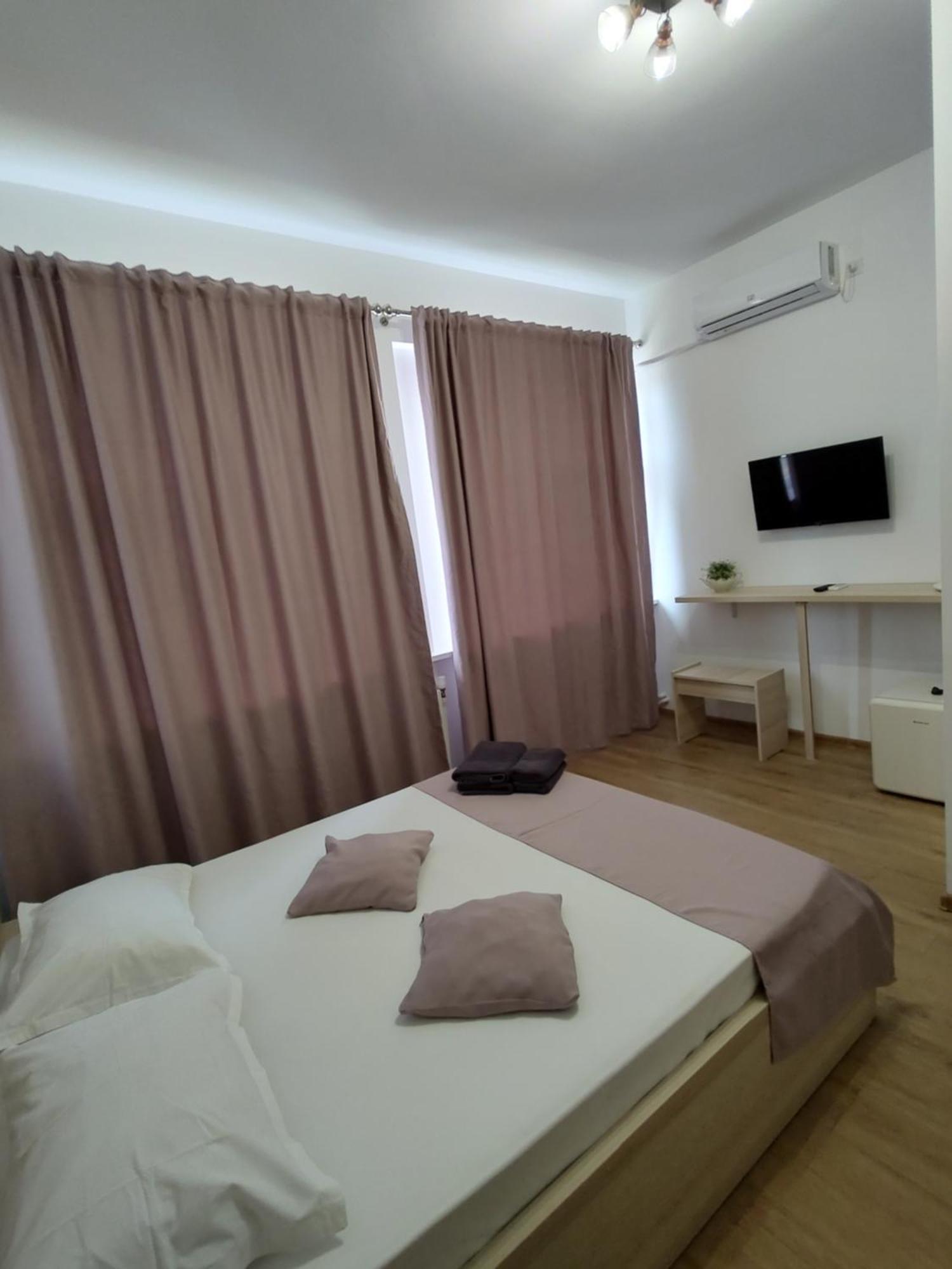 Bed and Breakfast Puzzle Magic Piteşti Exterior foto